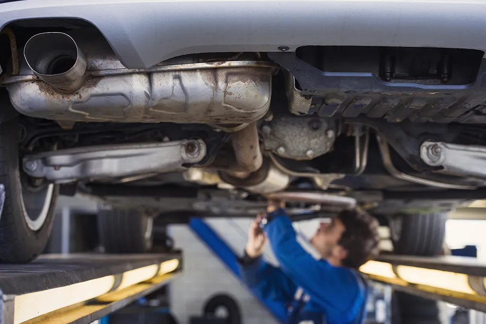 Automobile Diagnostics Can Replace the Exhaust Manifold if It Is Leaking