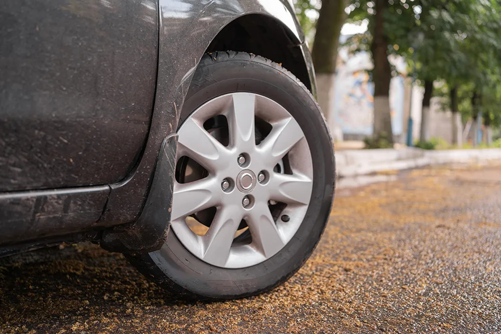The Five Most Common Causes of Flat Tires and Blowouts